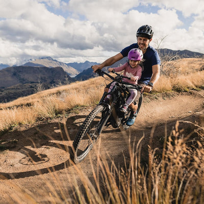 Frontmontierter Kindersitz und Lenkerkombination